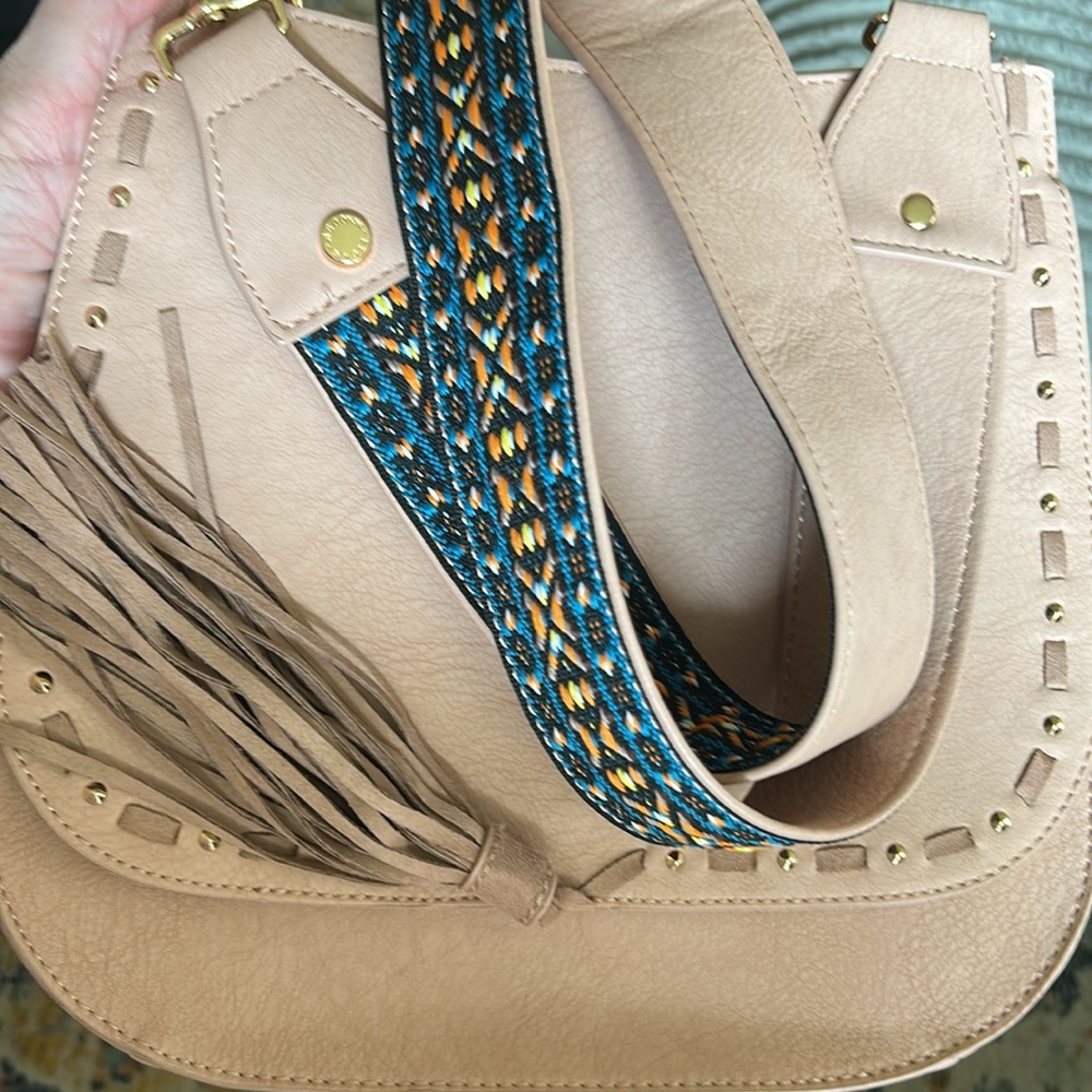 Steve Madden Crossbody Saddle Bag Purse NWOT It’s between tan and cream Pretty! - Picture 14 of 15